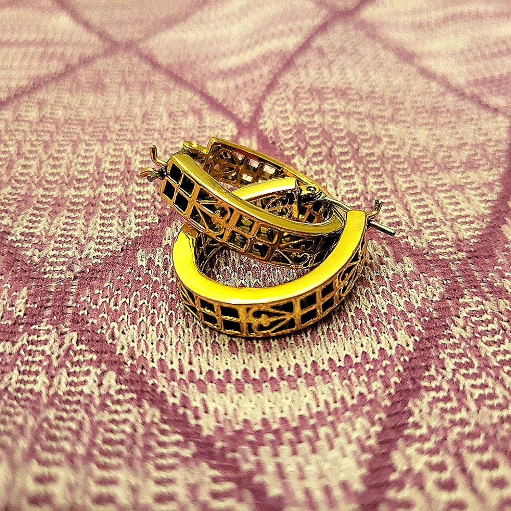 Vintage earrings gold with filigree